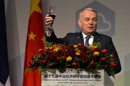 Jean-Marc Ayrault en Chine pour promouvoir le savoir-faire français - ảnh 1